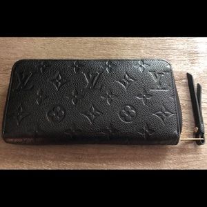 💯Authentic Louis Vuitton Zippy Wallet